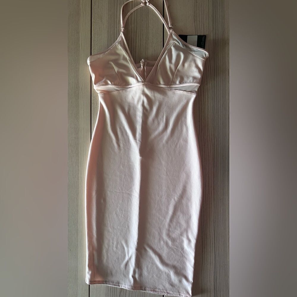Missguided sleeveless and cut out body con soft pink Barbie dress - Size 12 NWT